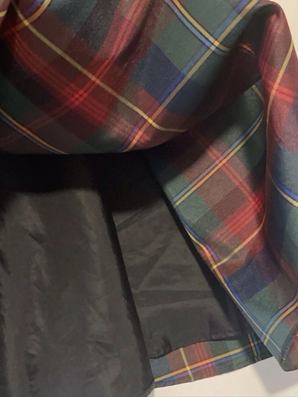 Classic Red & Green Tartan Plaid A-Line Skater Style Skirt - Taffeta Feel - 10 - Picture 4 of 9